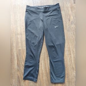 Nike crop capri leggins dri fit